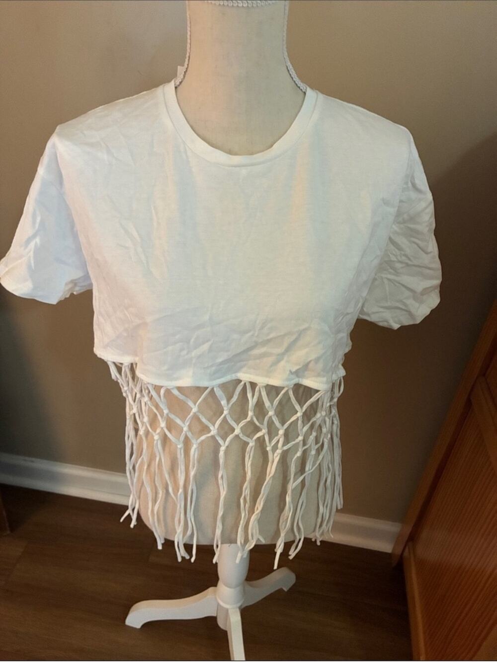 🗽NWT Zara White Cropped Fringe Tee